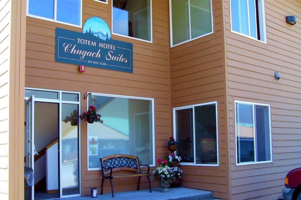 Totem Hotel And Suites Valdez Exterior foto