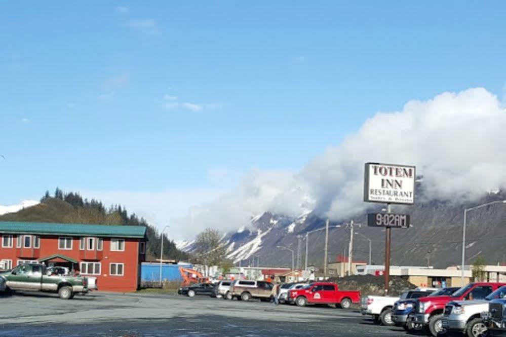 Totem Hotel And Suites Valdez Exterior foto